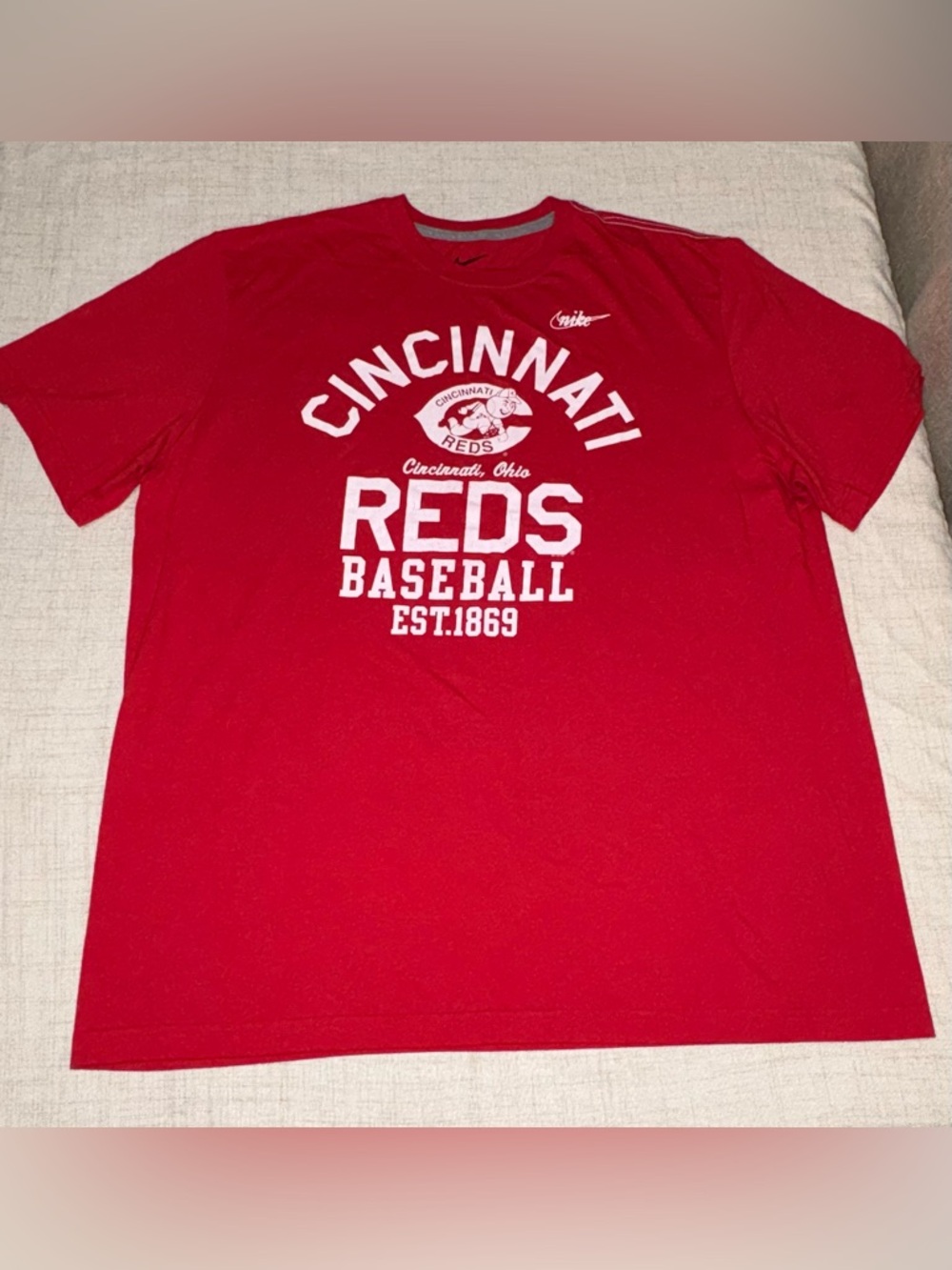 Nike Red Cincinnati Reds Baseball Graphic Tee